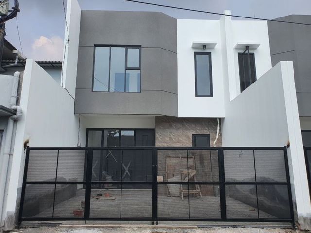 Rumah Manyar Jaya
