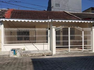 Rumah Sutorejo Tengah Listrik 2200 watt, Strategis