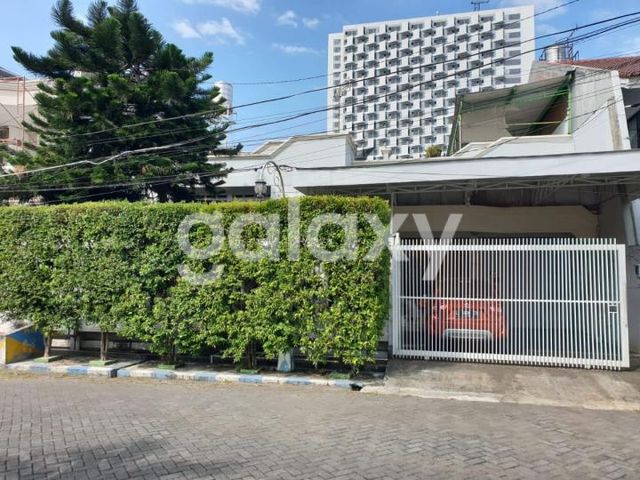 DIJUAL RUMAH ROW 3 MOBIL DI MANYAR KERTOARJO