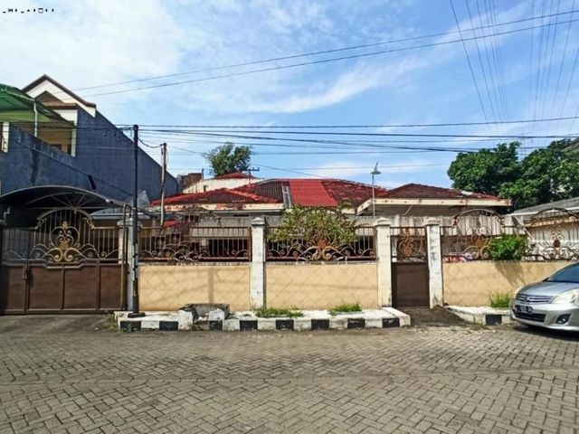 Rumah Mojoarum Hadap barat Carport 1, Garasi 1, Row 3 mobil