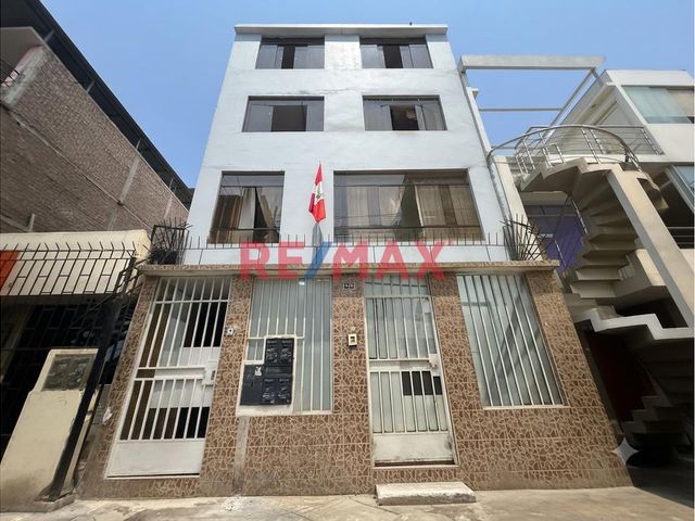 Venta Departamento  3 Piso Urb. Razuri , 4 Habitaciones