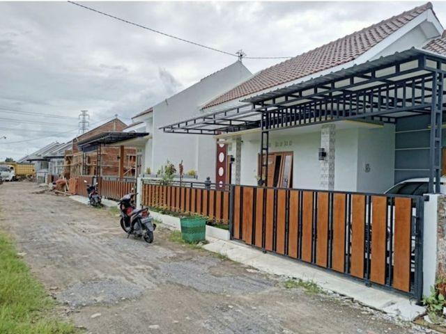 Dijual rumah di Solo Baru sektor 9