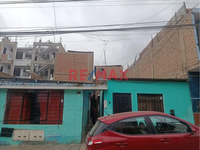 Casa En Venta - 3 Pisos  De Estreno - Urbanizacion