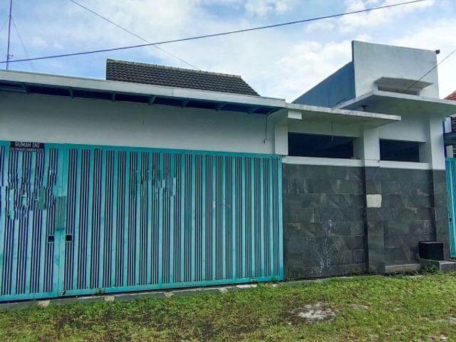 Rumah Sangat Luas dan Terawat di Puri Indah Sidoarjo