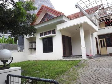 Rumah Taman Internasional I Citraraya, Strategis