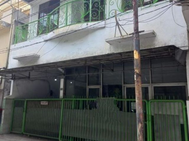 rumah 2 lantai raya manyar Pln 2200w