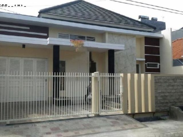 Rumah di Manyar Tirtoasri, STRATEGIS, BARU, SIAP HUNI
