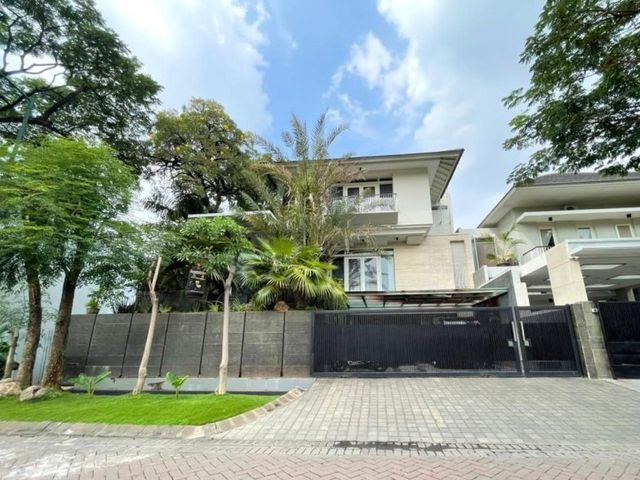 RUMAH MEWAH MURAH POL DI CENTRAL PARK A. YANI