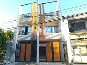 Affordable Townhouse For Sale In Teachers Village Q.C near Elliptical Road PH1121