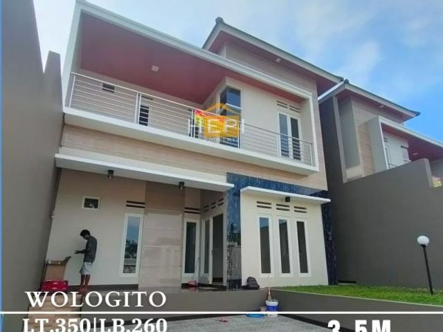 Di jual rumah bagus dua lantai wologito semarang