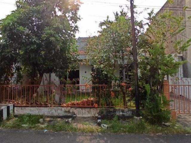 Rumah Darmo Permai Timur dekat raya HR Muhammad