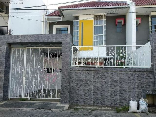 Rumah di Lebak Indah Town House, Strategis