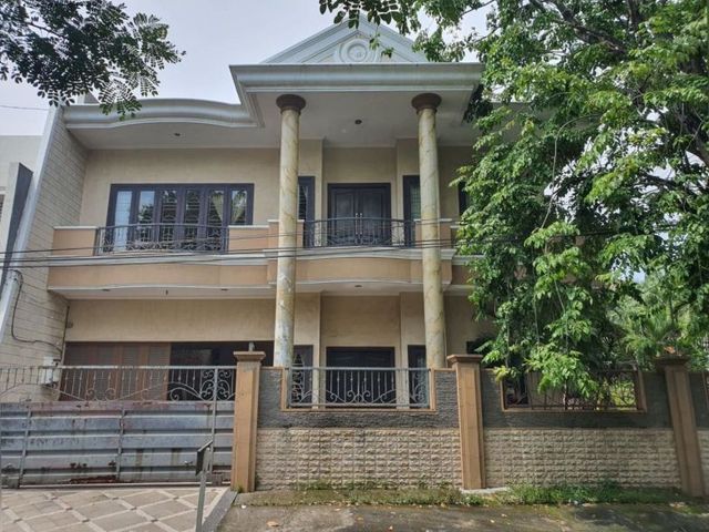 Rumah Dharmahusada Indah STRATEGIS LANGKA BOULEVARD MARMER
