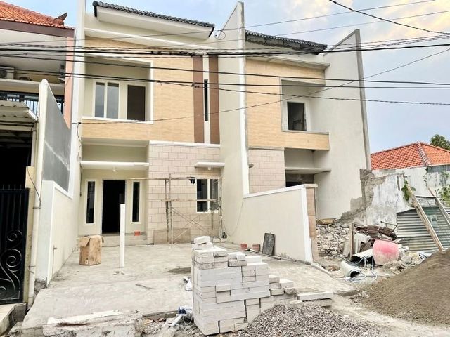 Rumah Baru Gress Sidosermo Indah Row 3 Mobil