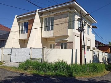 Dijual & Disewakan Rumah Bangunan 2 Lantai Di Wisma Mukti Klampis Anom