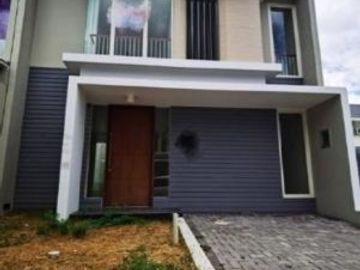 Rumah North west park citraland , Strategis
