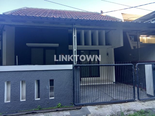 Disewakan Murah Rumah Strategis Surabaya Timur di Medokan Semampir
