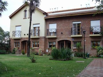 Triplex a la venta excelente estado en el complejo Village
