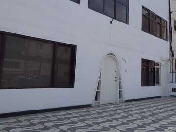 CASA PARA OFICINAS O CONSULTORIOS EN LINCE
