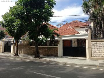 Rumah di Jaksa Agung Suprapto, Strategis