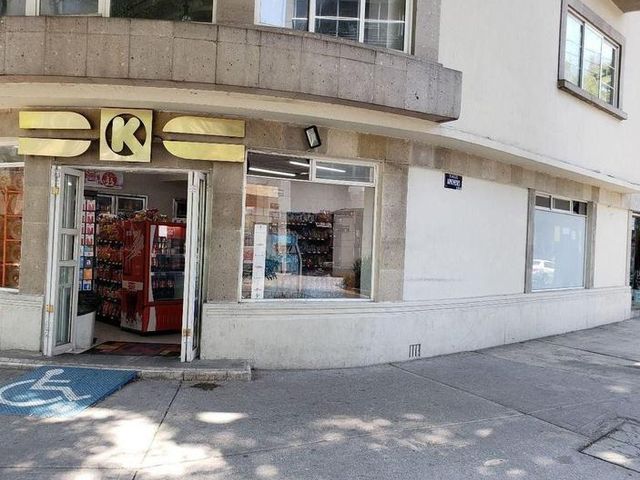 Local Comercial en Venta con Excelente ubicación Arquimedes/Polanco