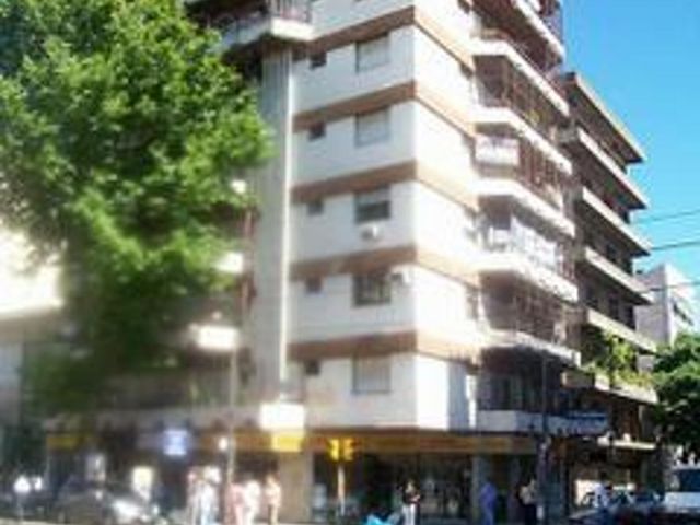 DEPARTAMENTO DE 2 AMBIENTES AMPLIOS CON BALCÓN Y BAULERA , EN ALQUILER EN FLORESTA