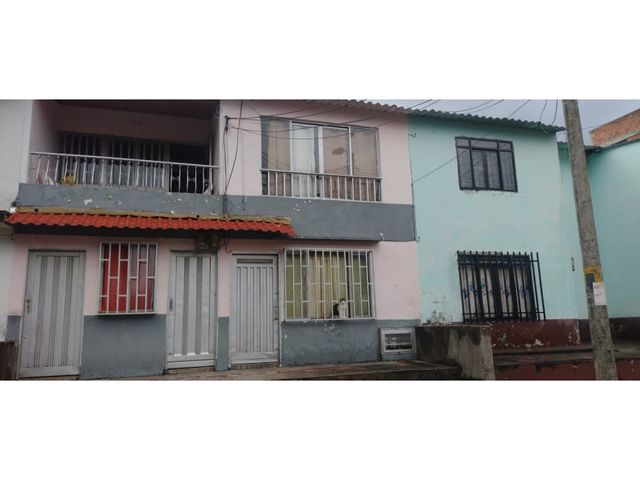 Casa con 3 apartamentos independientes en Pereira Cuba