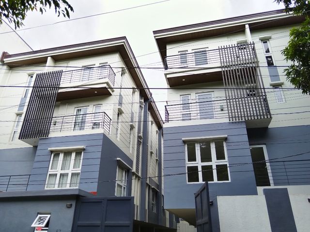 Heroes Hills Subdivision, 560 sqm Residential Lot with Old House FOR SALE in QC