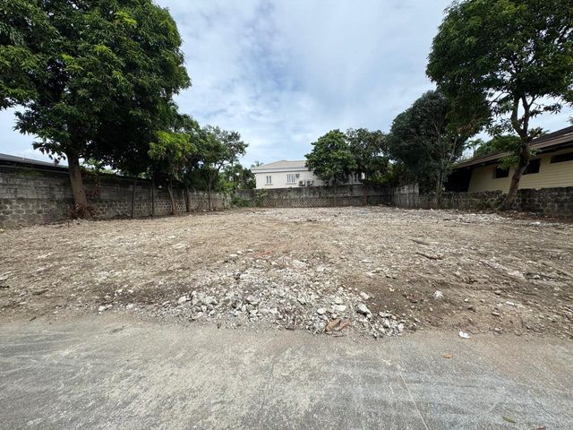 Lot in Dasmariñas Village Subdivision For Sale