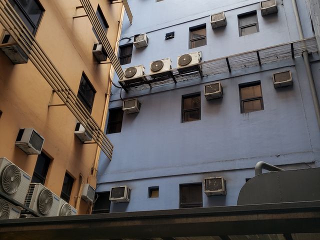 EDSA-Pasay Hotel Building For Sale