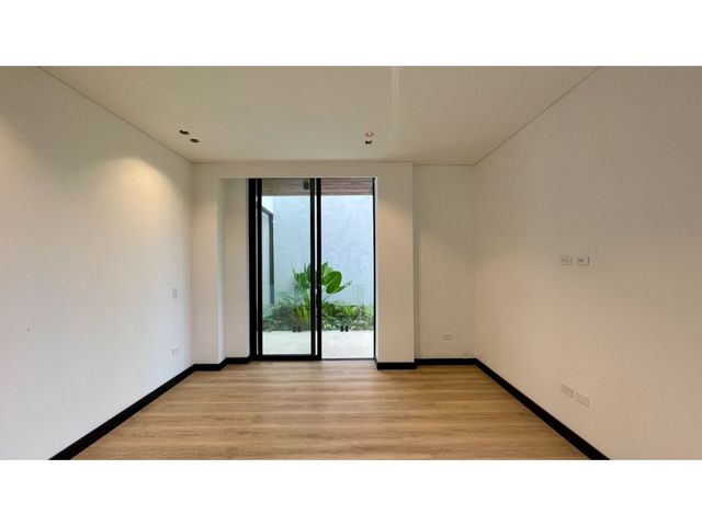 place photo 66