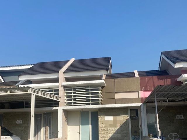 jual rumah Second puri Safira