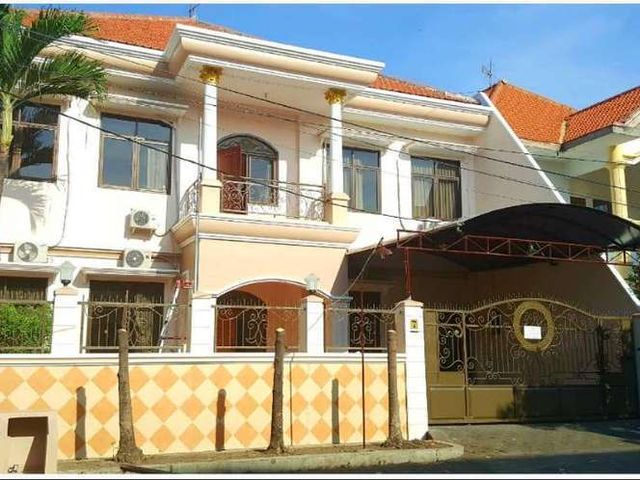 SEWA Rumah Surabaya Selatan Kertomenanggal 2 lantai untuk kantor