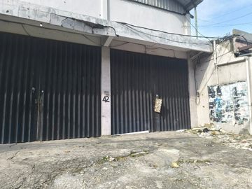 Gudang dijual di Manukan Kulon