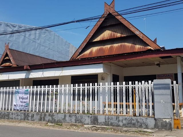 Dijual Rumah Tua di Jalan Titang