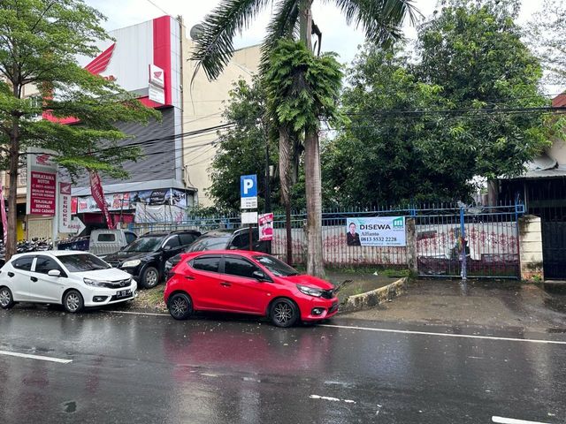 Disewakan Rumah Tua di Jalan Pengayoman