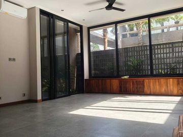 Kesiman Petilan - AC, Balkon, Garasi, Dapur lengkap