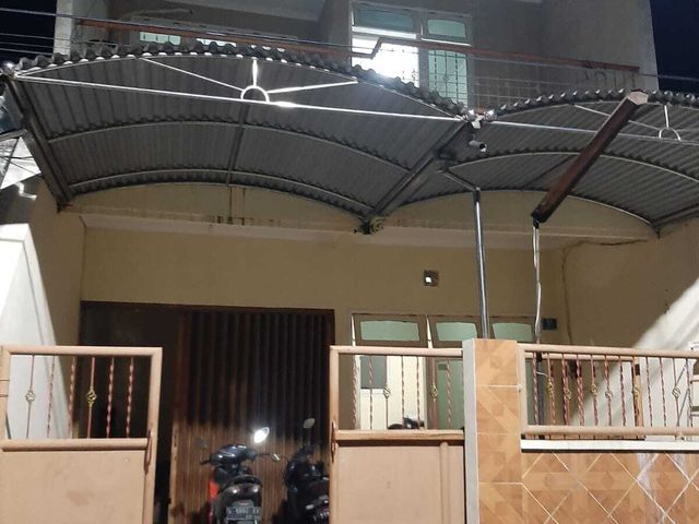 DISEWAKAN RUMAH 2 LANTAI SURABAYA TIMUR