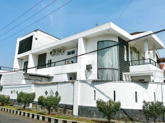 Jual Rumah Hook Luxury Dharmahusada Indah dekat Kertajaya Araya Merr
