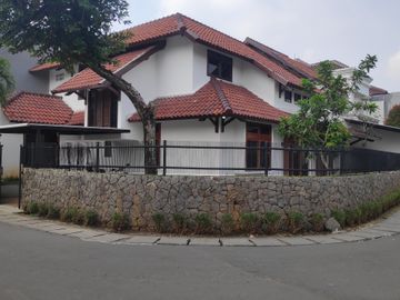 Jakarta Selatan - Balkon, Garasi, Dapur lengkap