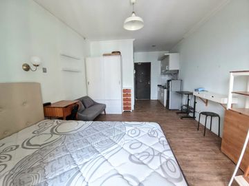 Jakarta Selatan - Balkon, Garasi, Area anak-anak