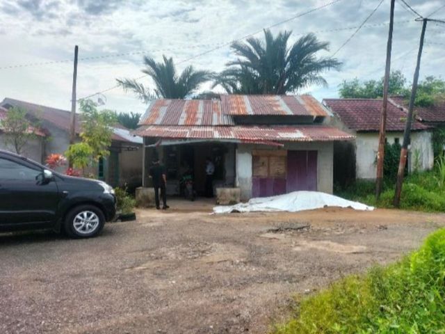 ASET BTN PONTIANAK. RUMAH DI PERUM KOMPLEK VILLA MEGA TIMUR