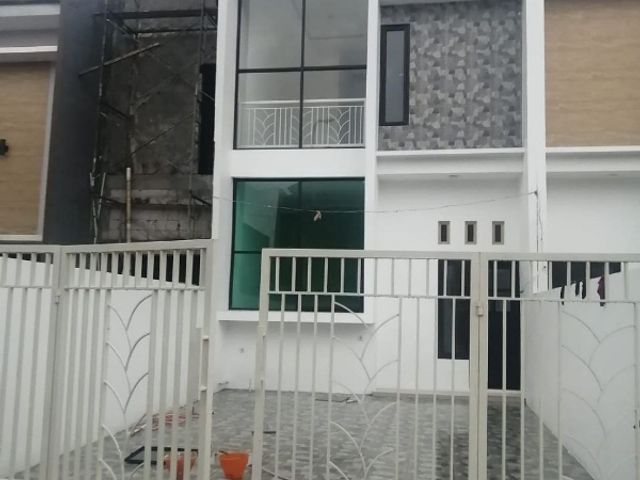 TER ISTIMEWAH RUMAH KEREN KEPUTIH DI TENGAH SURABAYA
