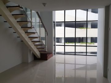 Putat Gede, Kodya Surabaya, Surabaya, Jawa Timur