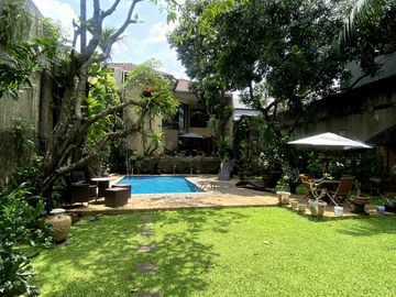 Jakarta Selatan - Garasi, Taman, Kolam renang