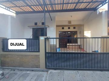Rumah dijual di Manukan Kulon - Garasi