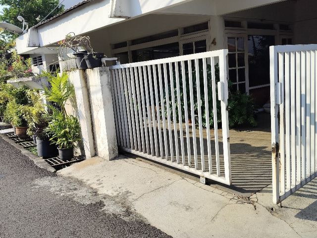 Rumah 2 lnt lebar 10m Huk Aman dan bebas banjir