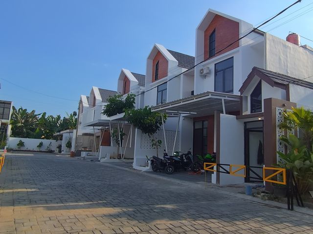 PERUMAHAN MEWAH DI MADIUN, DIJUAL CLUSTER KOTA MADIUN