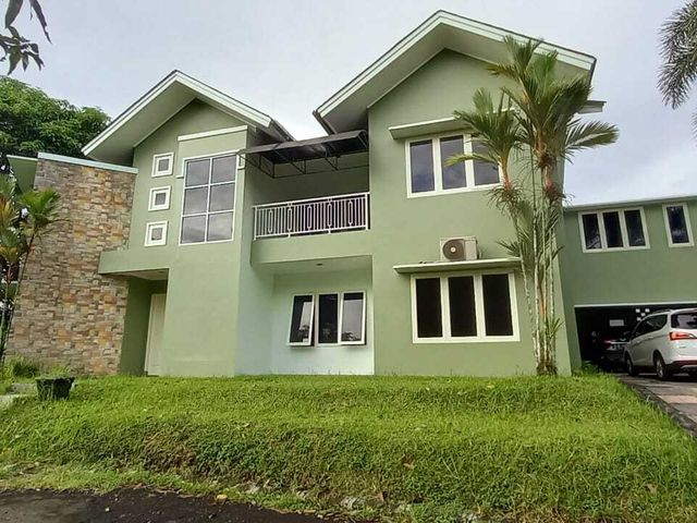 Dijual rumah bagus 2 lantai di Komplex Sekolah MIS Kolongan MINUT