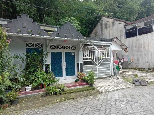 DIJUAL RUMAH PERUM DEKAT PAKELAN MERTOYUDAN MAGELANG
